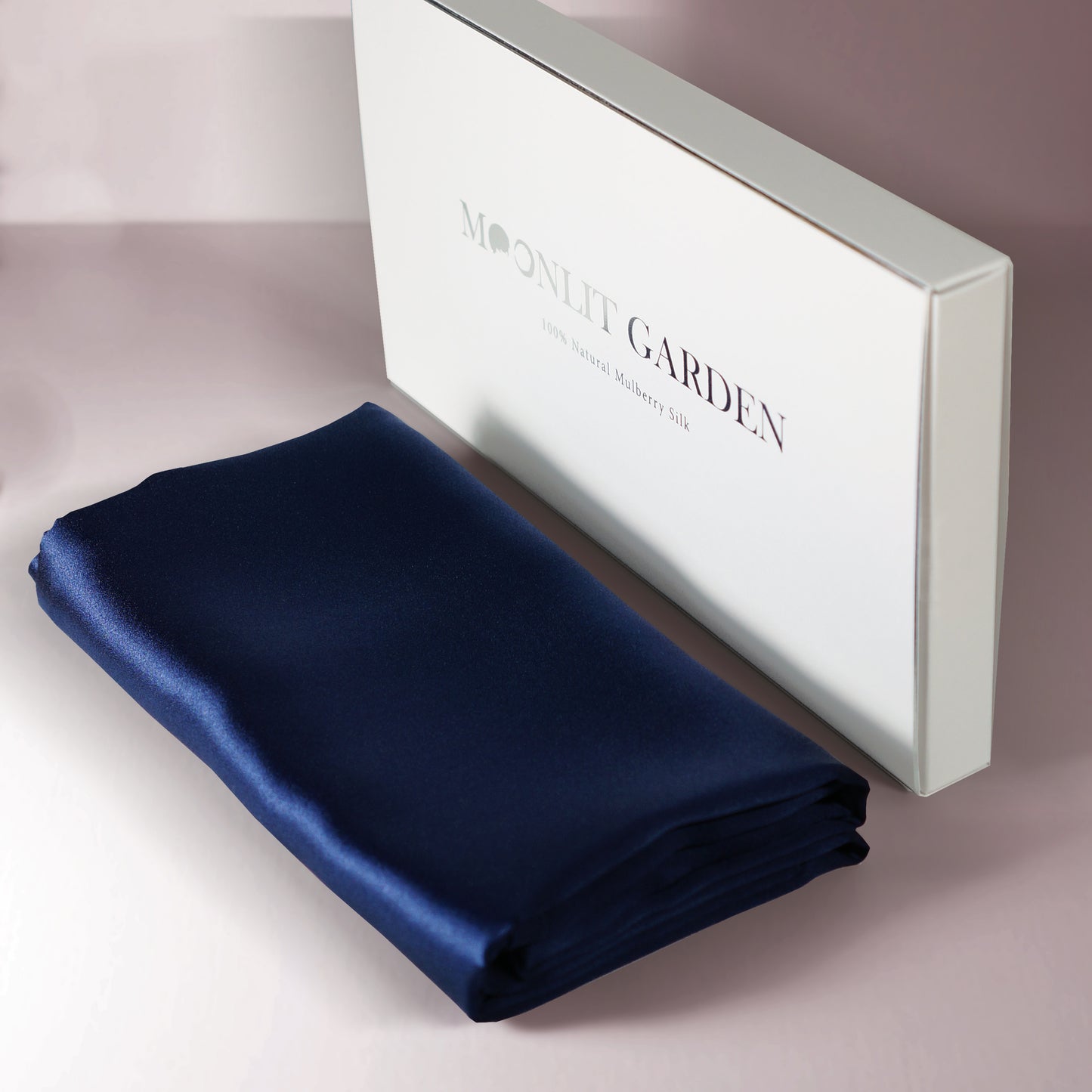 MOONLIT GARDEN 22 Momme Mulberry Silk Pillowcase Navy