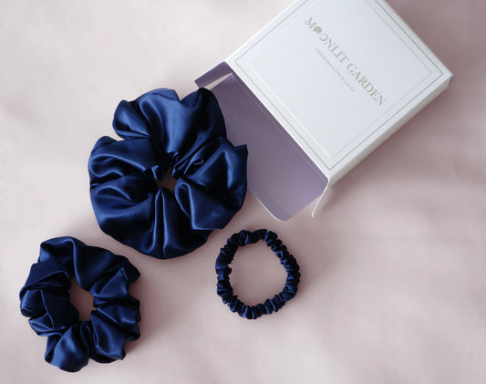 MOONLIT GARDEN 22 Momme Mulberry Silk Scrunchies Navy Set