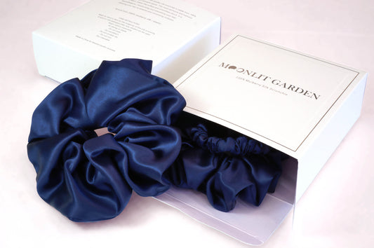 MOONLIT GARDEN 22 Momme Mulberry Silk Scrunchies Navy Set