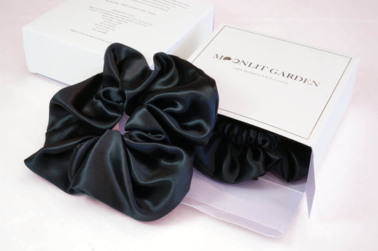 MOONLIT GARDEN 22 Momme Mulberry Silk Scrunchies Black Set