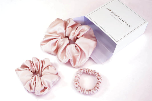 MOONLIT GARDEN 22 Momme Mulberry Silk Scrunchies Pink Set