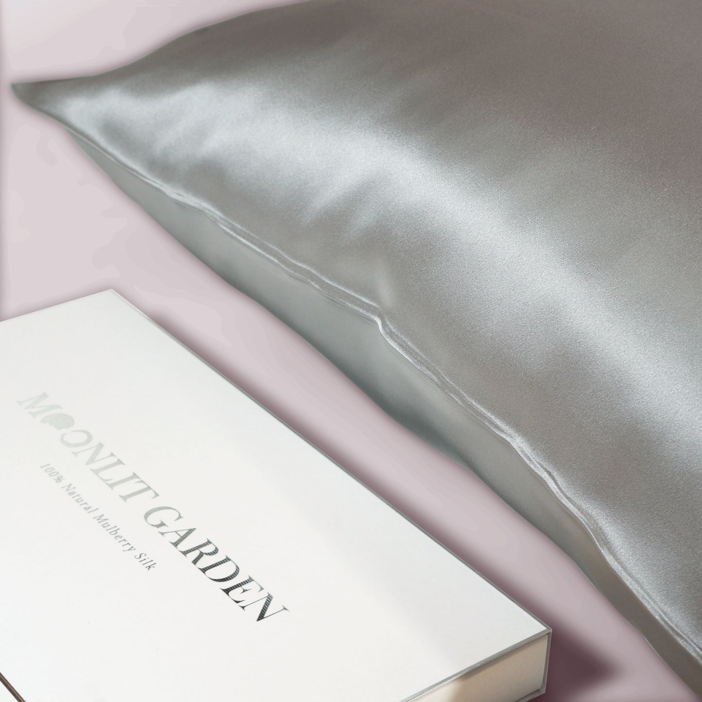 MOONLIT GARDEN 22 Momme Mulberry Silk Pillowcase Silver